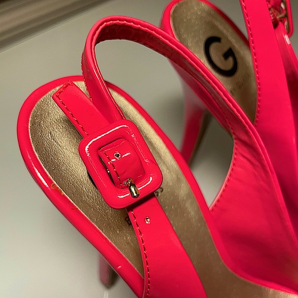 Size 8 1/2, Hot Pink, Guess Stilettos - Picture 4 of 7